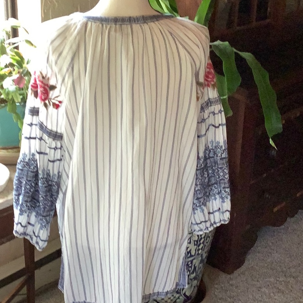 EUC Johnny Was Embroidered Peasant Top - Picture 5 of 7